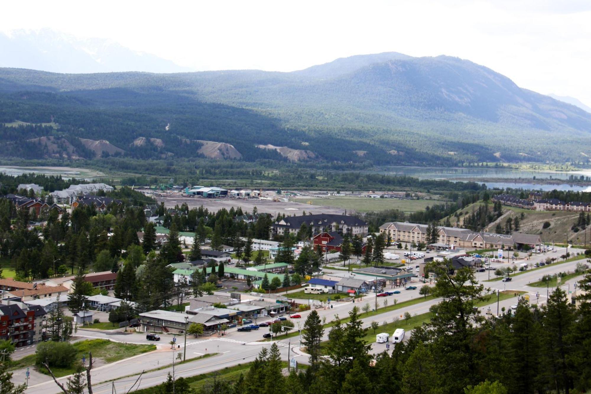 Crystal Springs Lodge Radium Hot Springs Dış mekan fotoğraf
