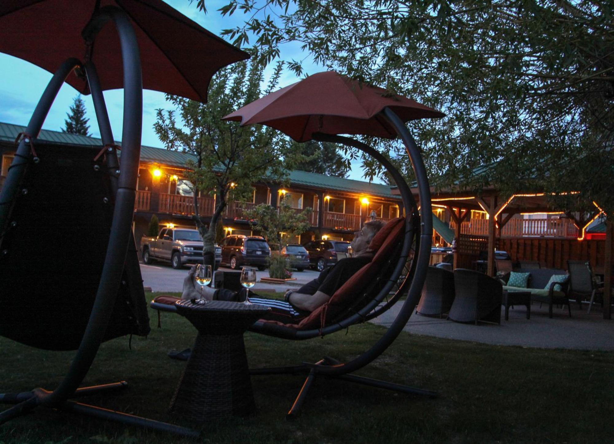 Crystal Springs Lodge Radium Hot Springs Dış mekan fotoğraf