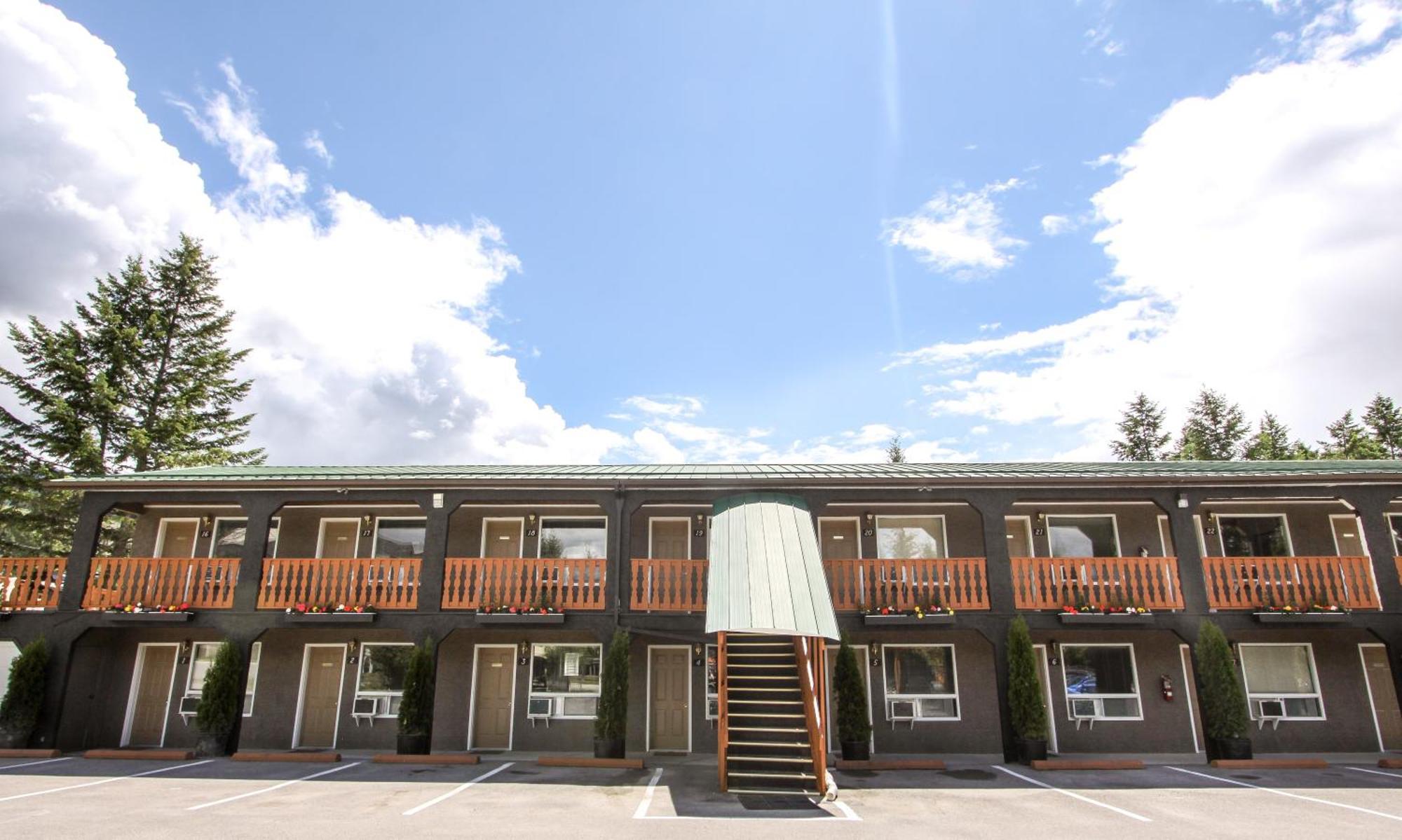 Crystal Springs Lodge Radium Hot Springs Dış mekan fotoğraf