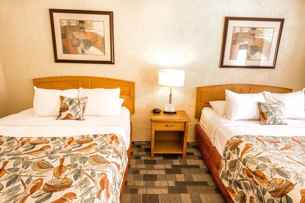 Crystal Springs Lodge Radium Hot Springs Dış mekan fotoğraf