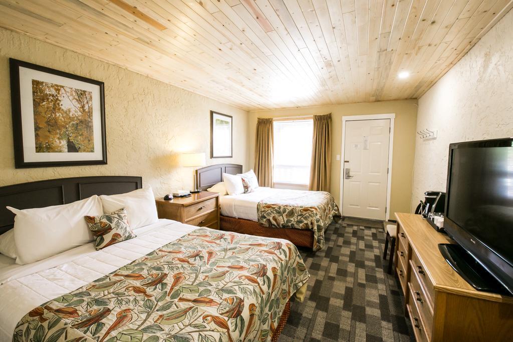 Crystal Springs Lodge Radium Hot Springs Dış mekan fotoğraf