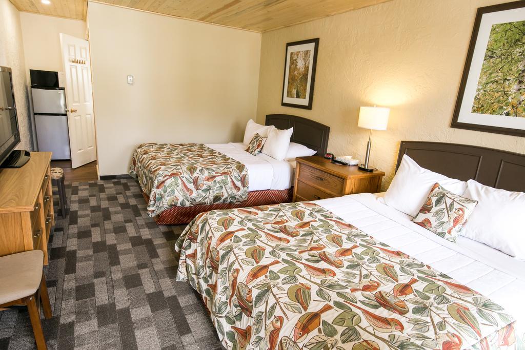 Crystal Springs Lodge Radium Hot Springs Dış mekan fotoğraf