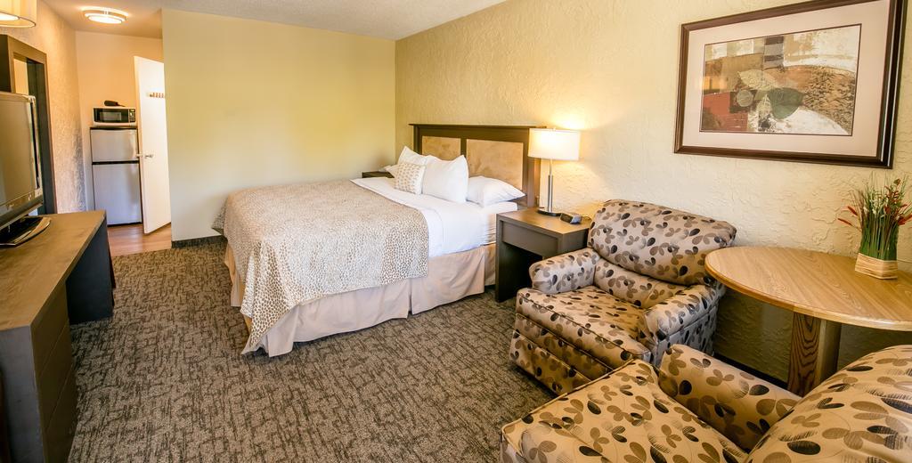 Crystal Springs Lodge Radium Hot Springs Dış mekan fotoğraf