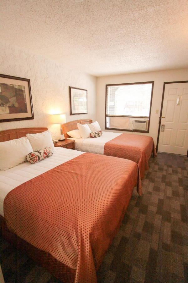 Crystal Springs Lodge Radium Hot Springs Oda fotoğraf